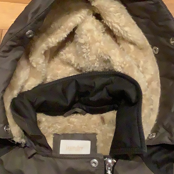 Beautiful Coat - Picture 3 of 5